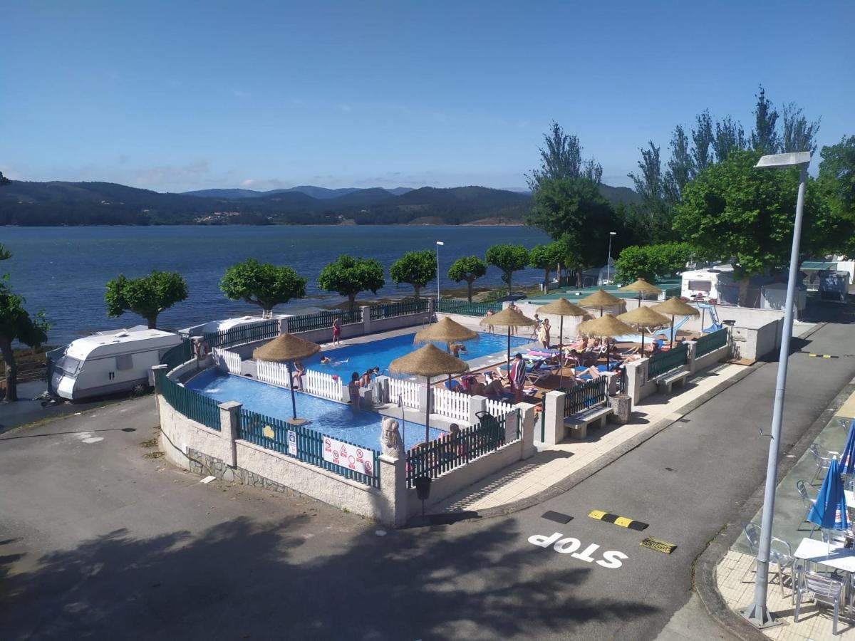 Apartamentos Turisticos Vilagarcia- Rio Ulla Вілагарсія-де-Ароуса Екстер'єр фото