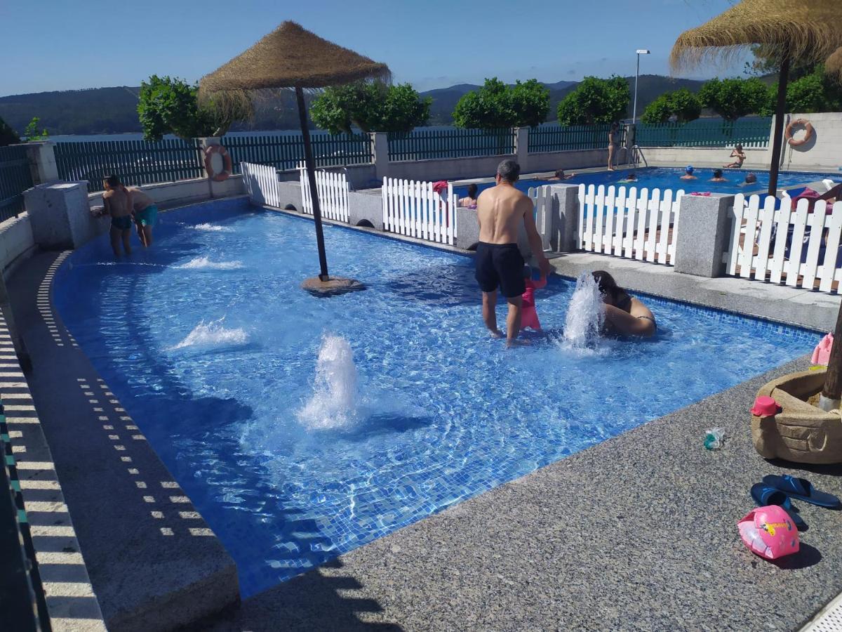 Apartamentos Turisticos Vilagarcia- Rio Ulla Вілагарсія-де-Ароуса Екстер'єр фото