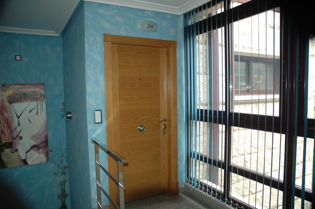Apartamentos Turisticos Vilagarcia- Rio Ulla Вілагарсія-де-Ароуса Екстер'єр фото