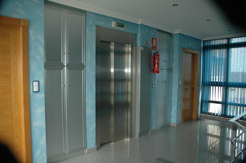 Apartamentos Turisticos Vilagarcia- Rio Ulla Вілагарсія-де-Ароуса Екстер'єр фото