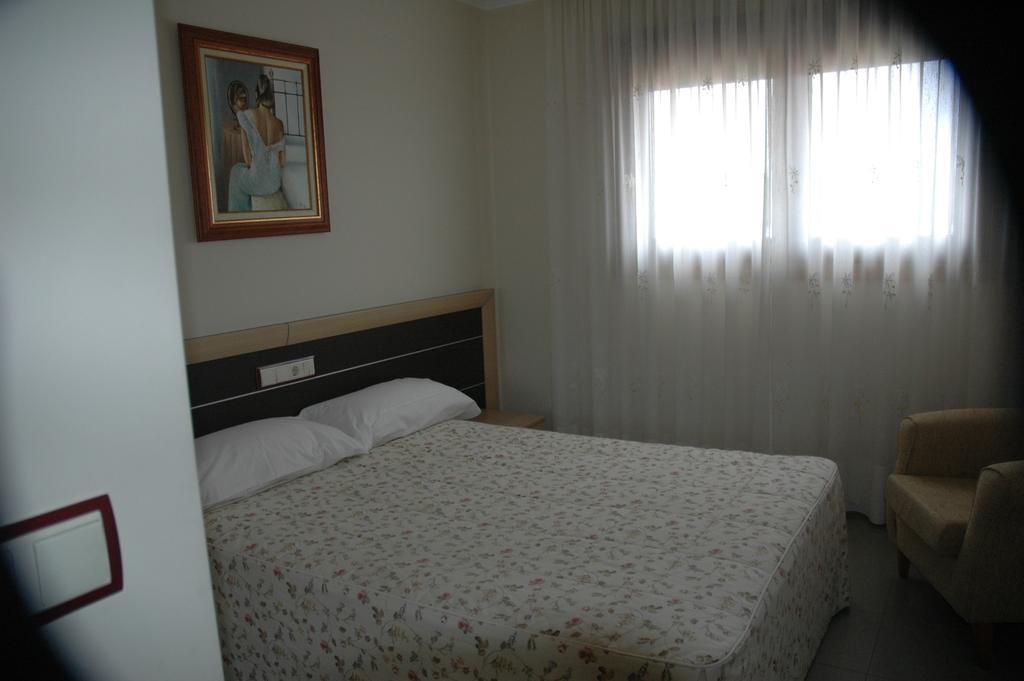 Apartamentos Turisticos Vilagarcia- Rio Ulla Вілагарсія-де-Ароуса Номер фото
