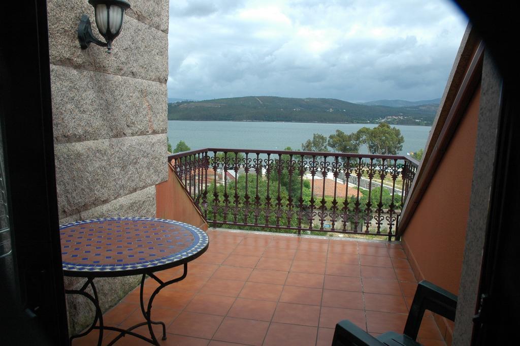 Apartamentos Turisticos Vilagarcia- Rio Ulla Вілагарсія-де-Ароуса Номер фото