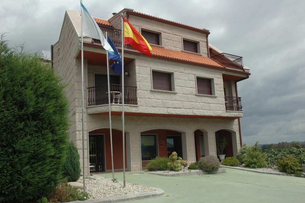 Apartamentos Turisticos Vilagarcia- Rio Ulla Вілагарсія-де-Ароуса Екстер'єр фото